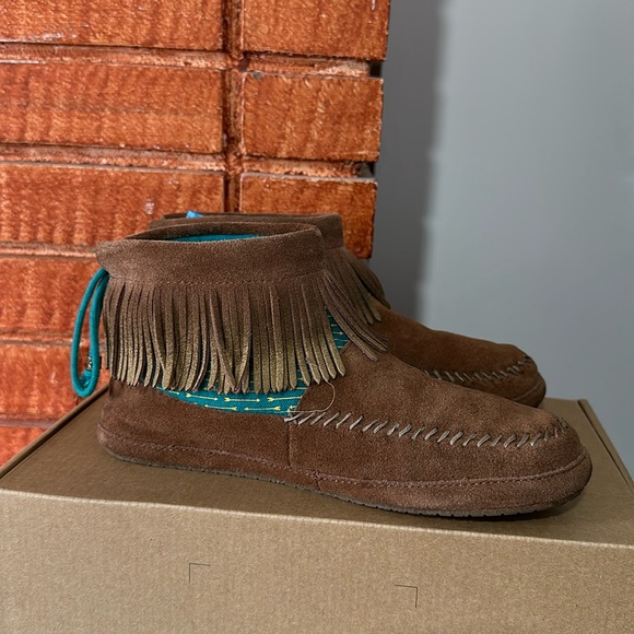 ❌SOLD❌Sanuk Moccasins - Picture 1 of 10